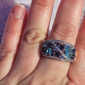 Elegant Blue and Silver Women's Ring
